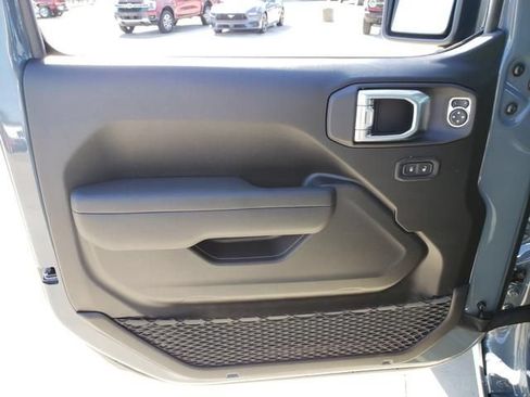 New 2026 Jeep Gladiator Sport AWD/4WD image 11