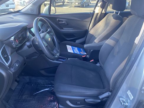 Used 2017 Chevrolet Trax LS w/ LPO, Cargo Package image 9