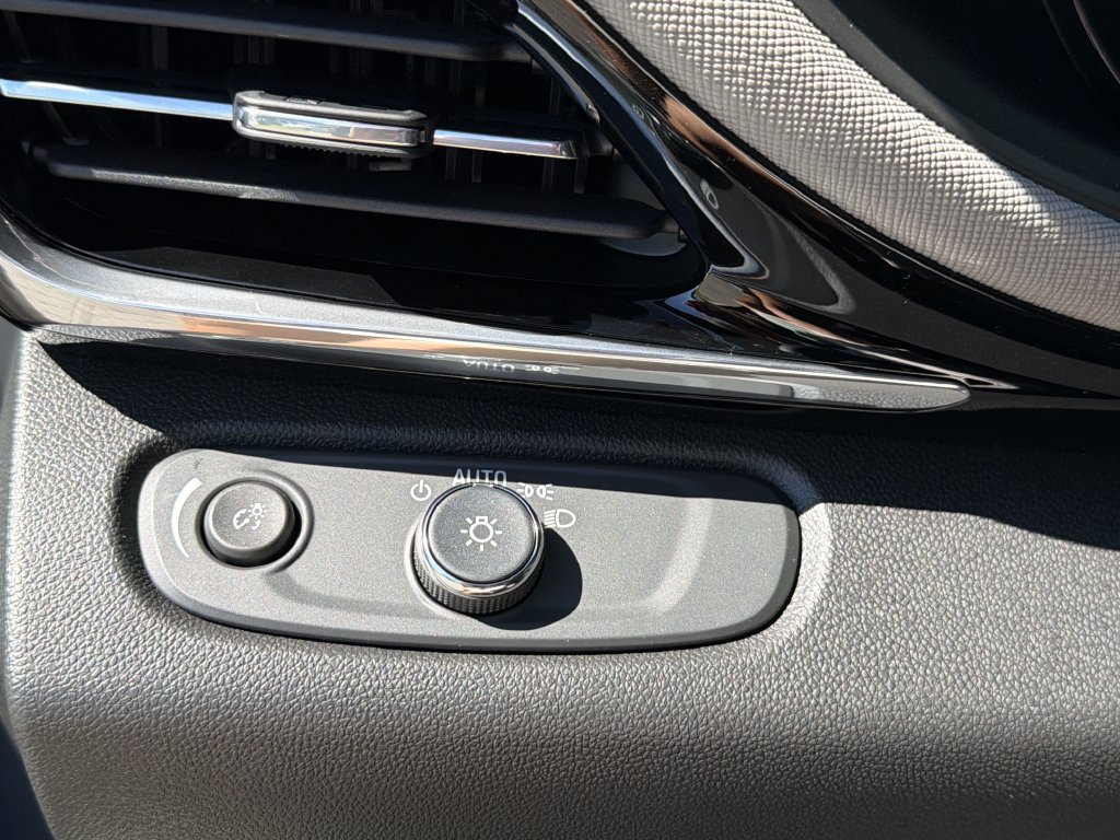 New 2026 Buick Envista Sport Touring FWD image 31