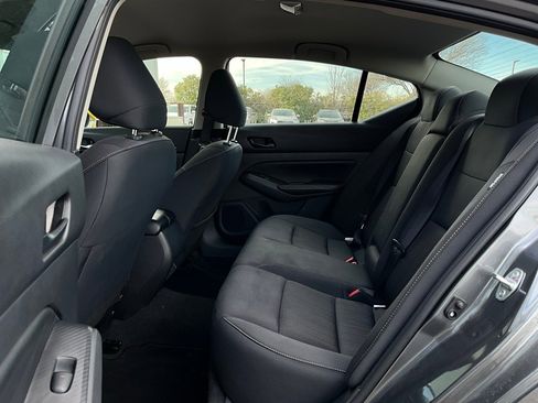 Used 2025 Nissan Altima 2.5 SV image 12