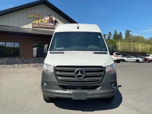 Used 2019 Mercedes-Benz Sprinter 2500 image 12