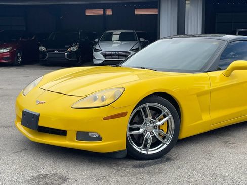 Used 2006 Chevrolet Corvette Coupe w/ Preferred Equipment Group RWD image 21