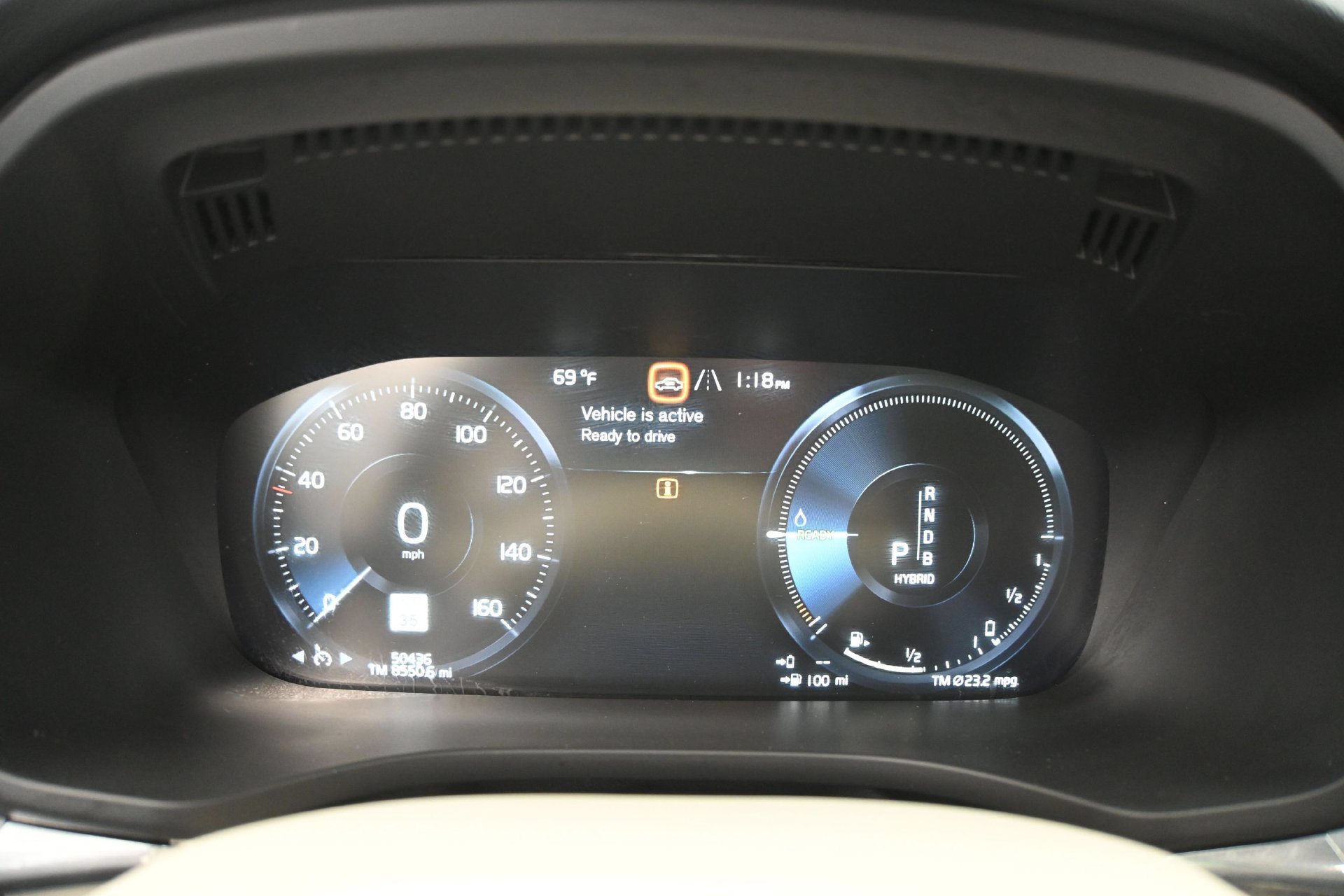 Used 2018 Volvo XC60 T8 Momentum AWD/4WD image 26