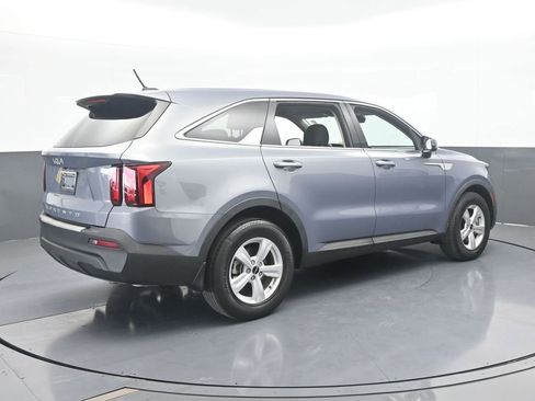 Used 2022 Kia Sorento LX image 6