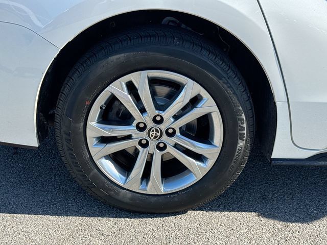 Used 2021 Toyota Sienna Platinum AWD/4WD image 34