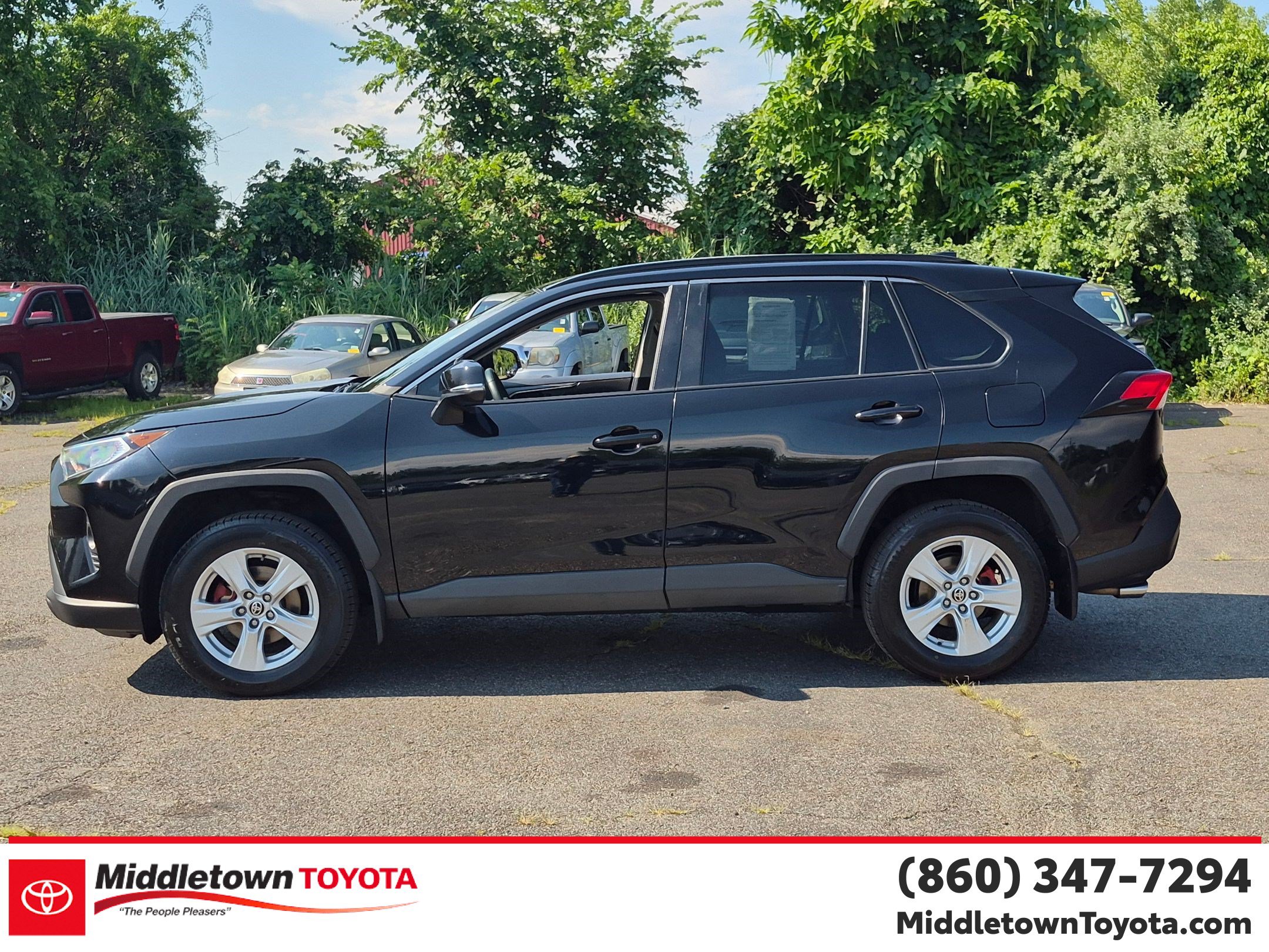 Used 2021 Toyota RAV4 XLE w/ Convenience Package AWD/4WD image 6