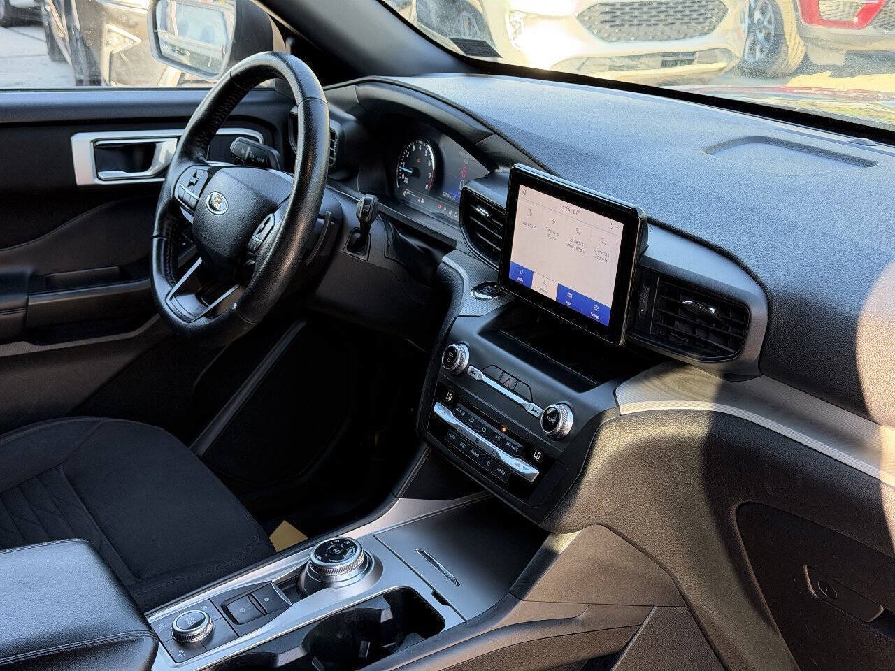 Used 2020 Ford Explorer XLT AWD/4WD image 9