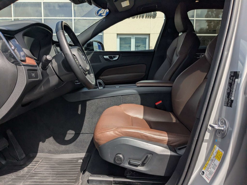 Used 2024 Volvo XC60 B5 Plus w/ Protection Package Premier AWD/4WD image 2