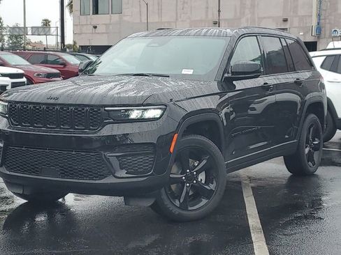 New 2025 Jeep Grand Cherokee Altitude image 33