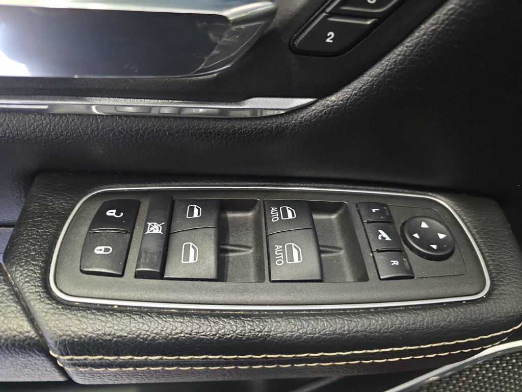 Used 2023 RAM 1500 Laramie AWD/4WD image 31
