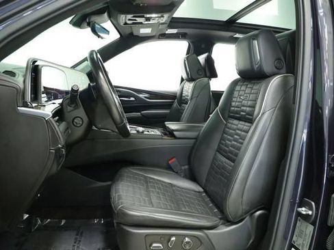 Used 2022 Cadillac Escalade ESV Sport Platinum AWD/4WD image 28