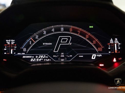 Used 2023 Lamborghini Huracan Tecnica image 50