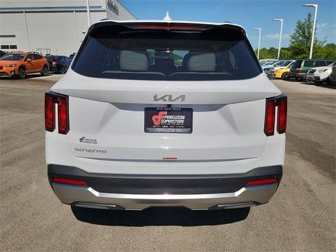 New 2025 Kia Sorento S w/ Panoramic Sunroof Package image 4