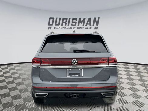 Used 2025 Volkswagen Atlas SE w/ Black Wheel Package image 20