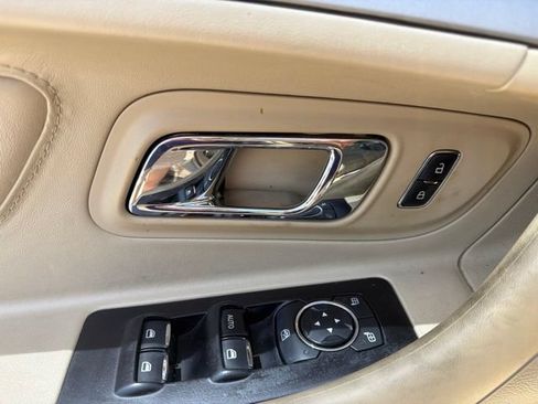 Used 2018 Ford Taurus SE FWD image 9