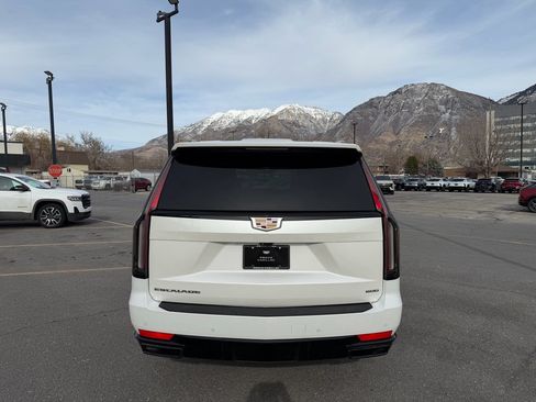 Certified 2023 Cadillac Escalade ESV Sport w/ Touring Package image 6