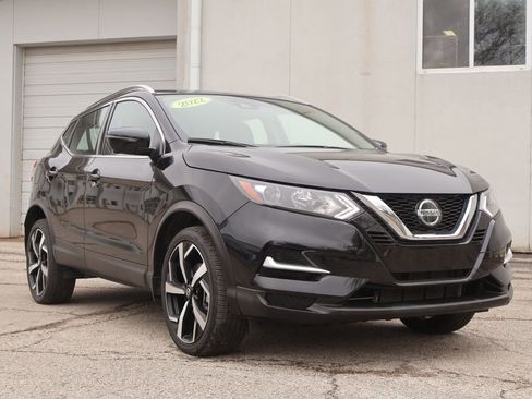 Used 2022 Nissan Rogue Sport SL image 1