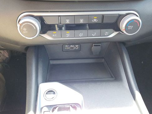 Used 2025 Nissan Altima 2.5 SV image 19