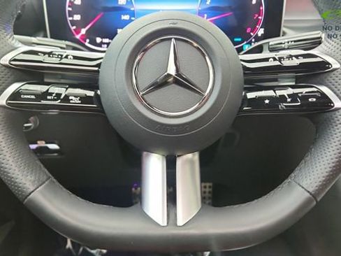 Used 2024 Mercedes-Benz GLC 300 4MATIC image 44