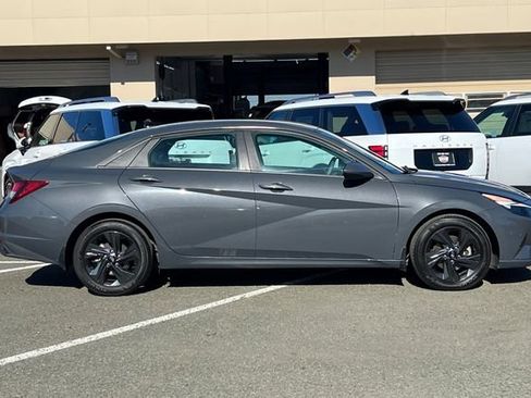 Certified 2023 Hyundai Elantra SEL FWD image 3
