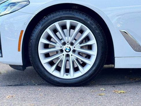 Used 2021 BMW 530i xDrive image 11