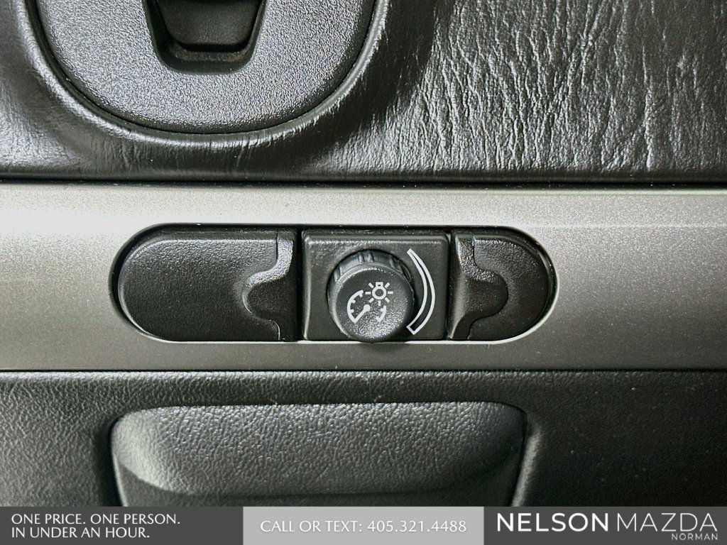 Used 2006 Chevrolet Malibu LT w/ Front Seating Package FWD image 11