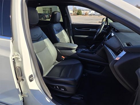 Used 2021 Cadillac XT5 Premium Luxury image 16