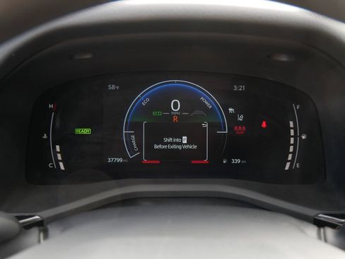 Used 2025 Toyota Camry LE image 23