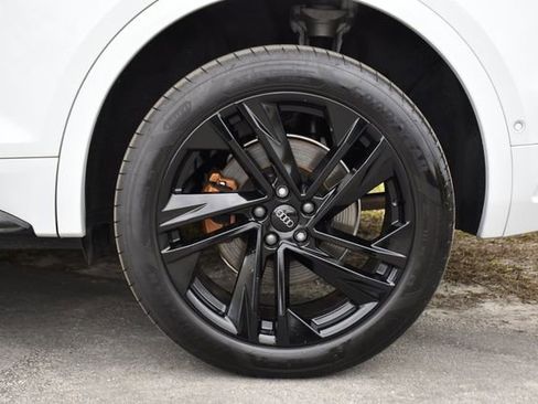 Used 2021 Audi Q5 e Prestige w/ Prestige Package image 30