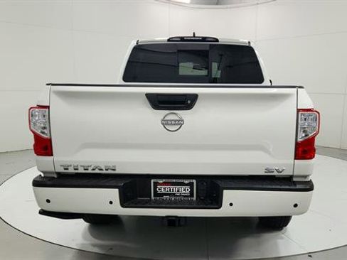 Used 2024 Nissan Titan SV w/ SV Convenience Package image 7