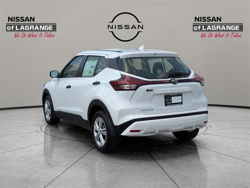 New 2025 Nissan Kicks Play S image 7