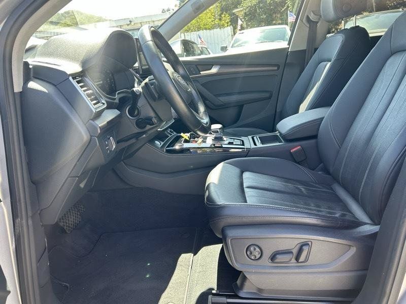 Used 2022 Audi Q5 2.0T Premium Plus w/ Premium Plus Package AWD/4WD image 6