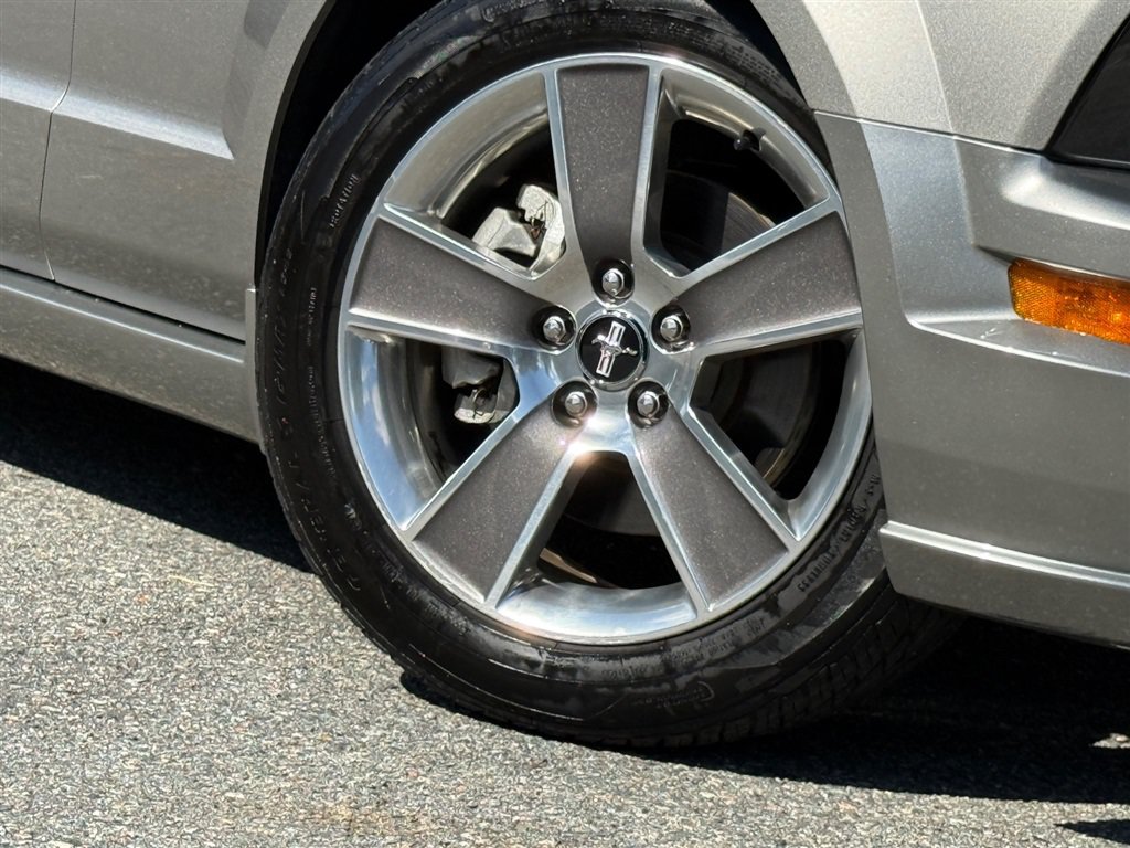 Used 2008 Ford Mustang GT RWD image 34