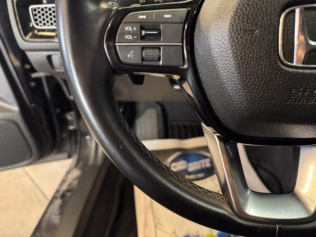 Used 2022 Honda Civic Touring image 11