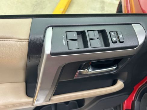 Used 2015 Toyota 4Runner SR5 image 10