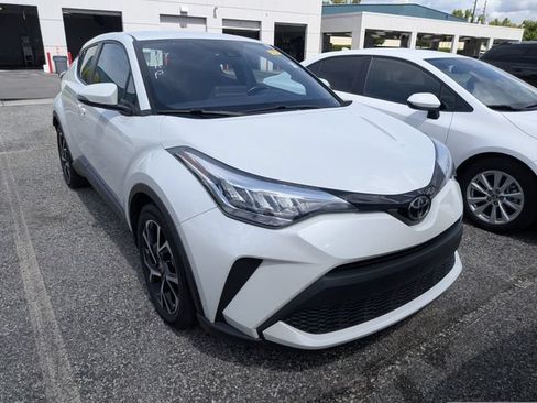 Used 2021 Toyota C-HR XLE FWD image 1