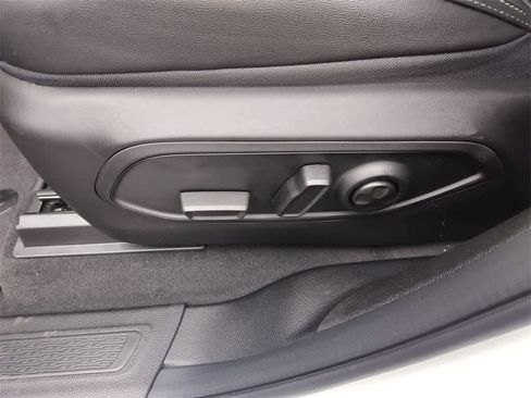 New 2025 Jeep Grand Cherokee L Limited image 12