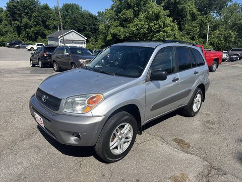 Used 2005 Toyota RAV4 4WD image 4