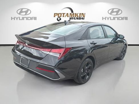New 2026 Hyundai Elantra Sport FWD image 5