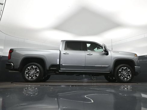 New 2026 Chevrolet Silverado 2500 High Country w/ High Country Premium Package AWD/4WD image 44