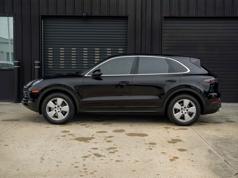 Certified 2019 Porsche Cayenne image 2