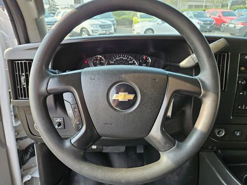 Used 2016 Chevrolet Express 2500 image 2