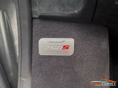 Used 2025 McLaren 750S Spider image 29