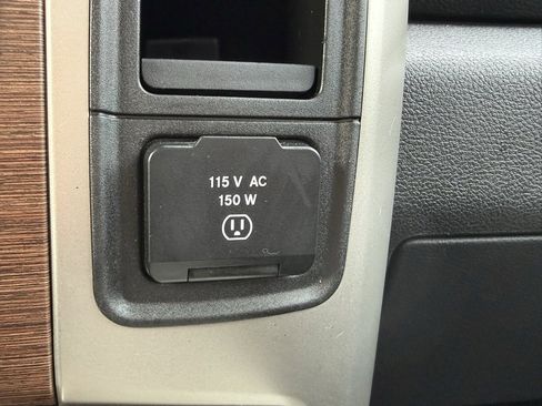 Used 2014 RAM 1500 Laramie w/ Convenience Group image 26