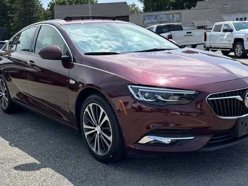 Used 2019 Buick Regal Essence w/ Driver Confidence Package I FWD image 3