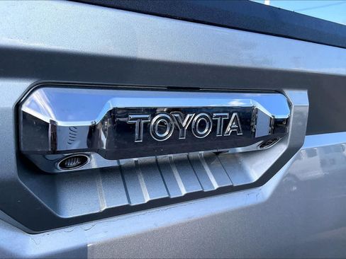 Used 2023 Toyota Tundra Limited AWD/4WD image 7