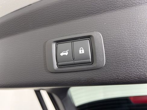 Used 2024 Mitsubishi Outlander SE image 9