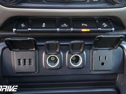 Used 2015 GMC Sierra 1500 Denali image 29