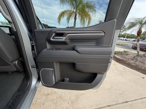 Used 2025 GMC Sierra 1500 SLT image 29