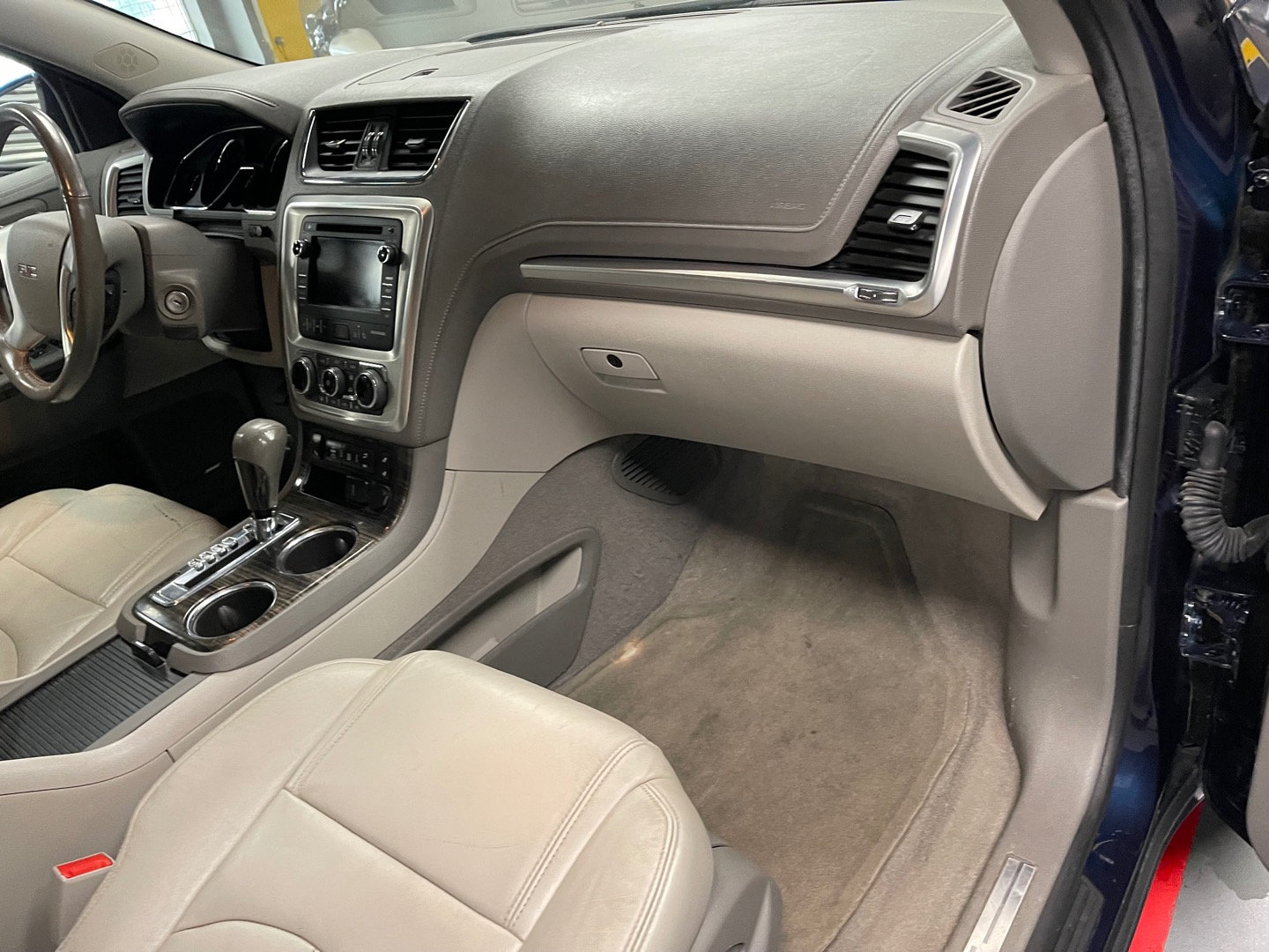 Used 2017 GMC Acadia Limited SLT AWD/4WD image 12